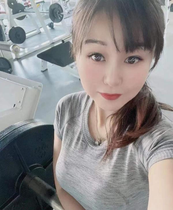 大东少妇 身材不错