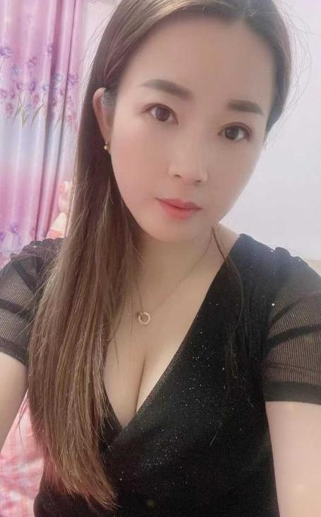 风骚大奶少妇